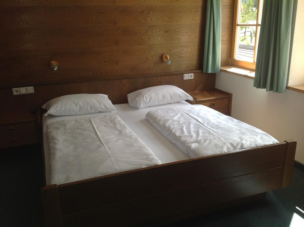 Garni Pineta Hotel San Martino in Badia Room photo