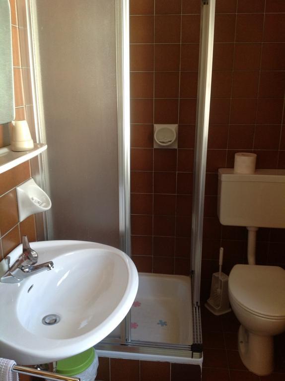 Garni Pineta Hotel San Martino in Badia Room photo